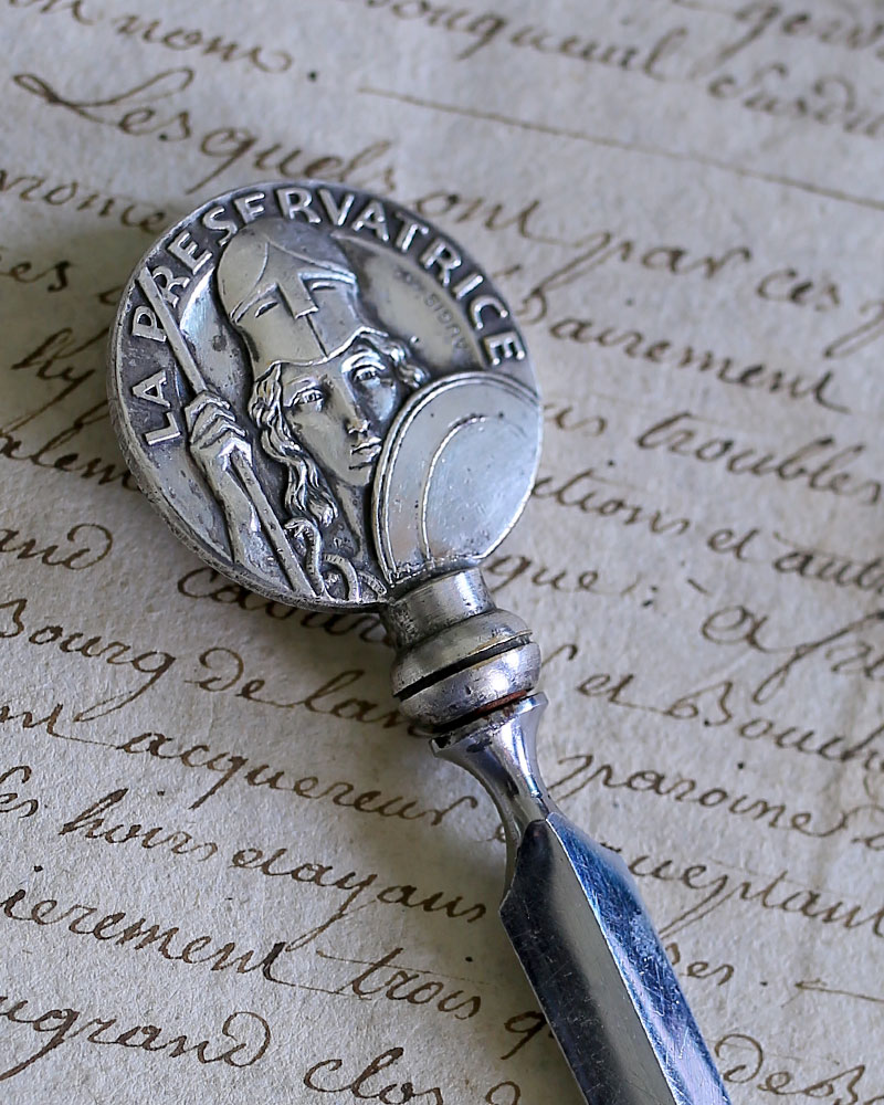 老古董Smile Life Antique:專門收藏百年古董小物、復古老書 老古董Smile Life Antique:專門收藏百年古董小物、復古老書